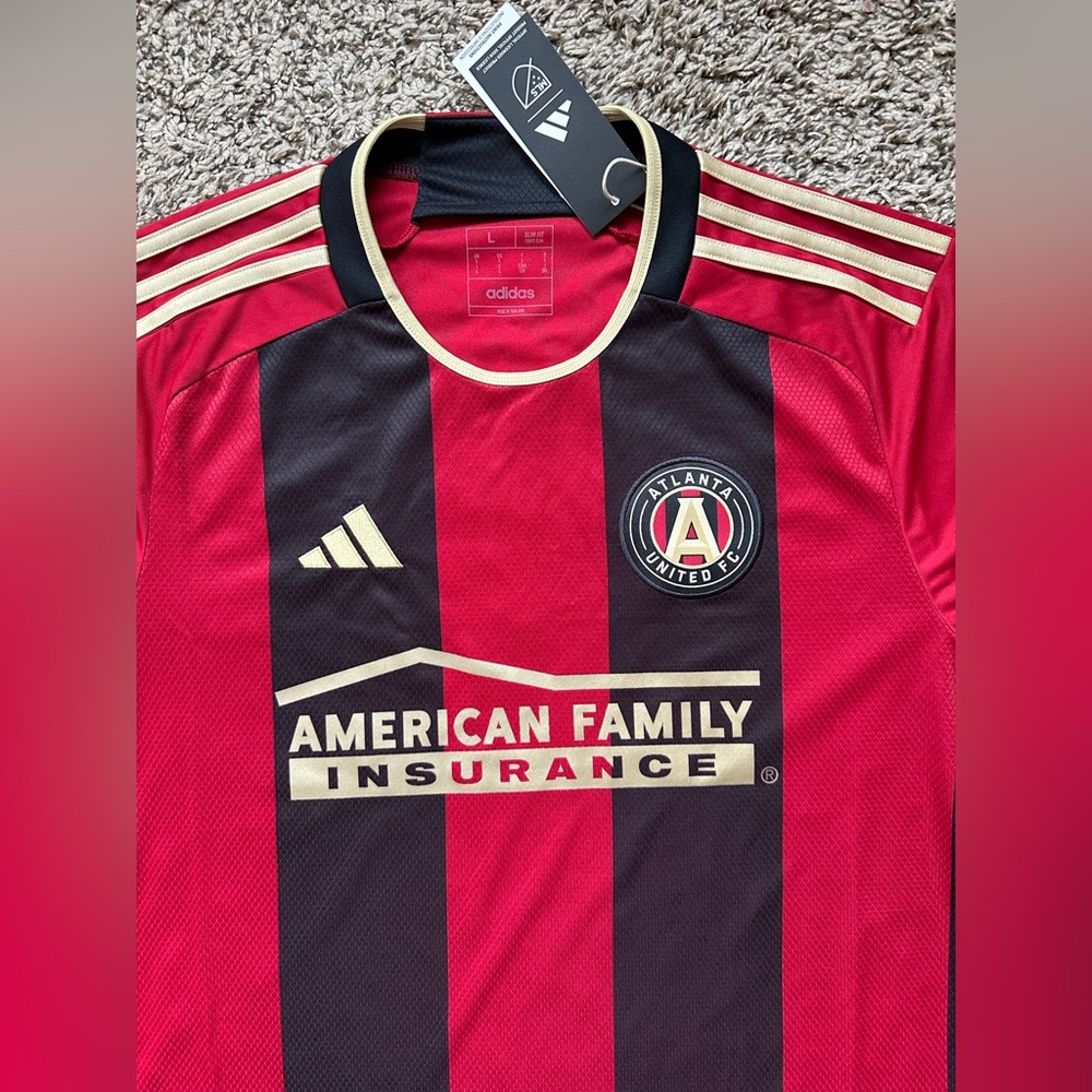 Atlanta United FC MLS Soccer Jersey Adidas Men's Large Red Black Slim Fit NEW - Picture 4 of 13